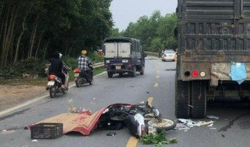Tin trong nước - Tin tức tai nạn giao thông ngày 12/7: Lao lên vỉa hè, 2 thanh niên đi xe máy thương vong (Hình 2).