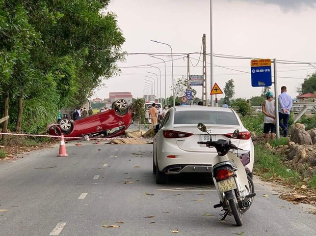 Tin trong nước - Ám ảnh hiện trường vụ tai nạn thảm khốc ở Bắc Ninh, 3 người chết (Hình 2).