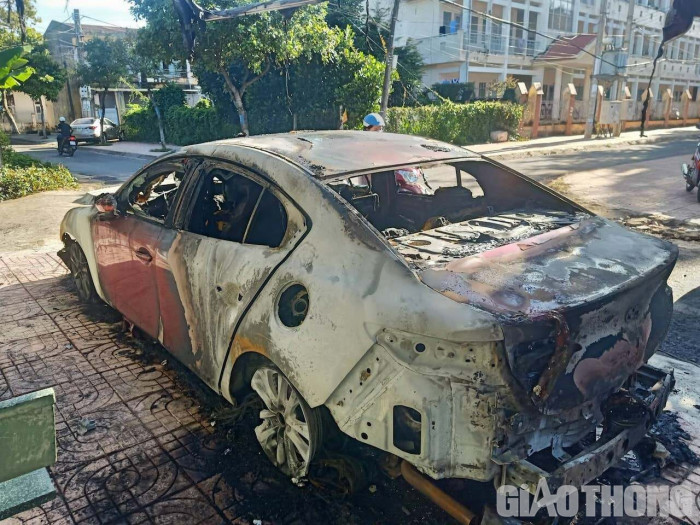 Tin trong nước - Vụ ô tô bốc cháy ngùn ngụt trong đêm ở Buôn Ma Thuột: Chủ xe tiết lộ bất ngờ