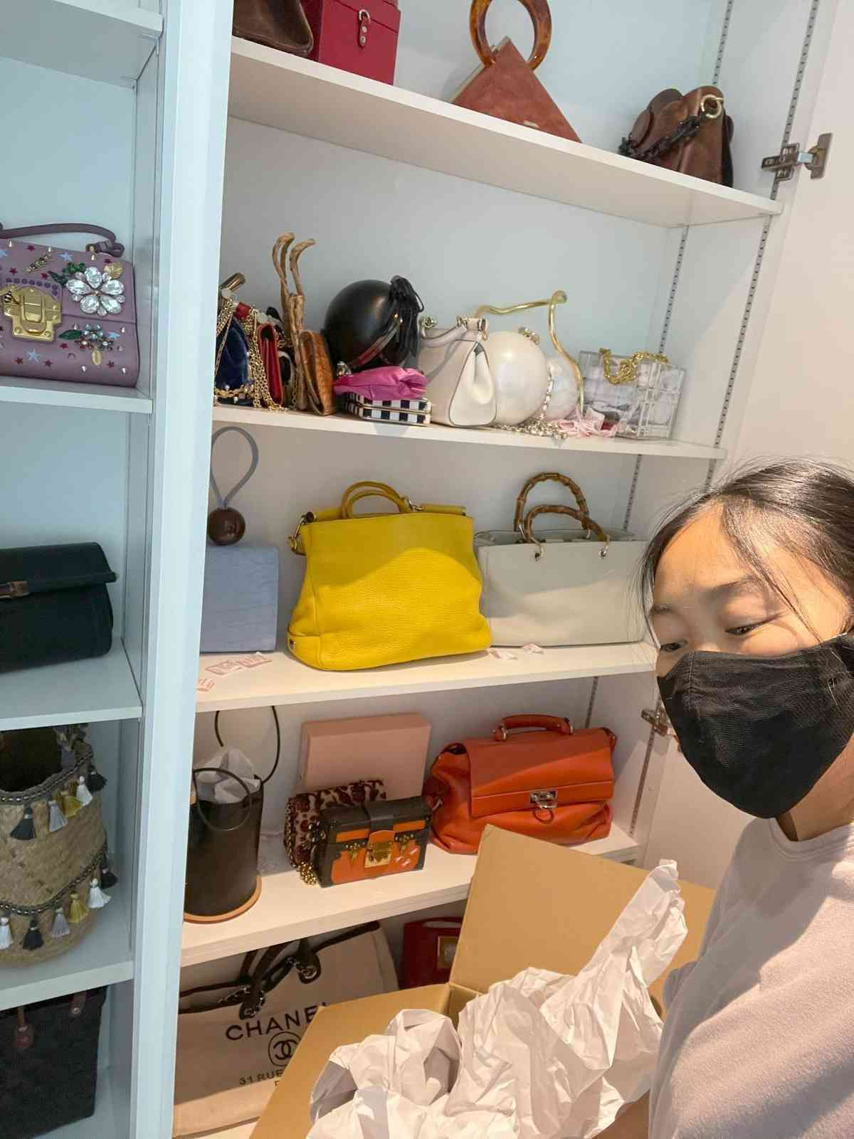 "Chị đẹp" Đoan Trang khoe nhà ở Singapore, góc bếp "triệu đô" có gì khiến bao bà nội trợ "chỉ biết ước"