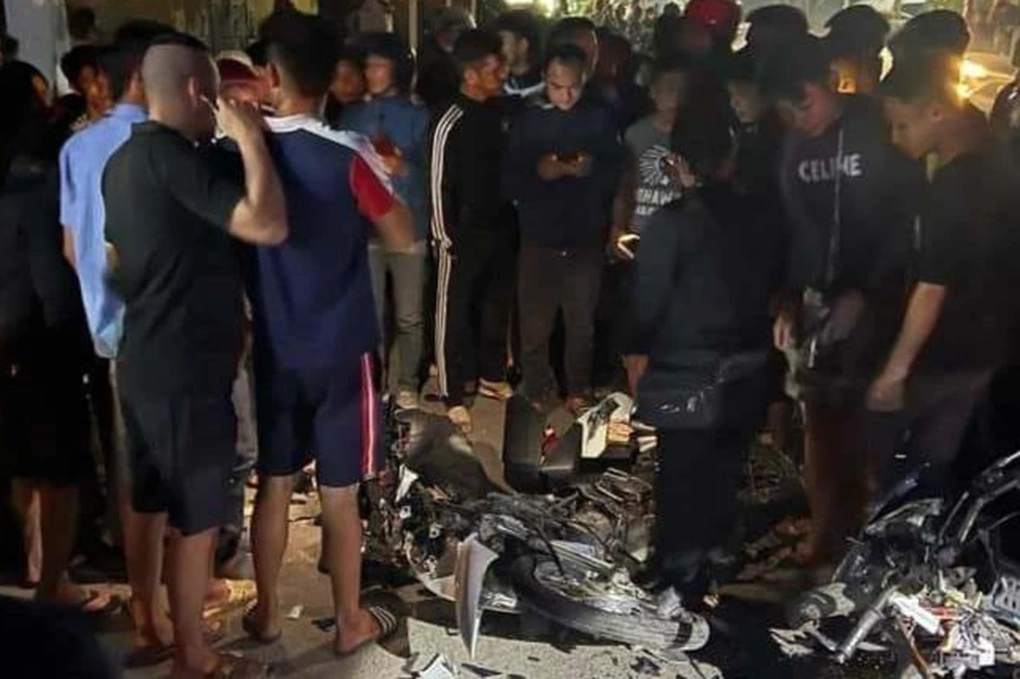 Tin trong nước - Hiện trường vụ xe máy tông nhau nát bét ở Hưng Yên, 2 người tử vong (Hình 3).