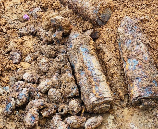 Tin trong nước - Bắc Giang: Phát hiện hơn 1,4 tấn đầu đạn pháo và vỏ lựu đạn khi đào móng nhà