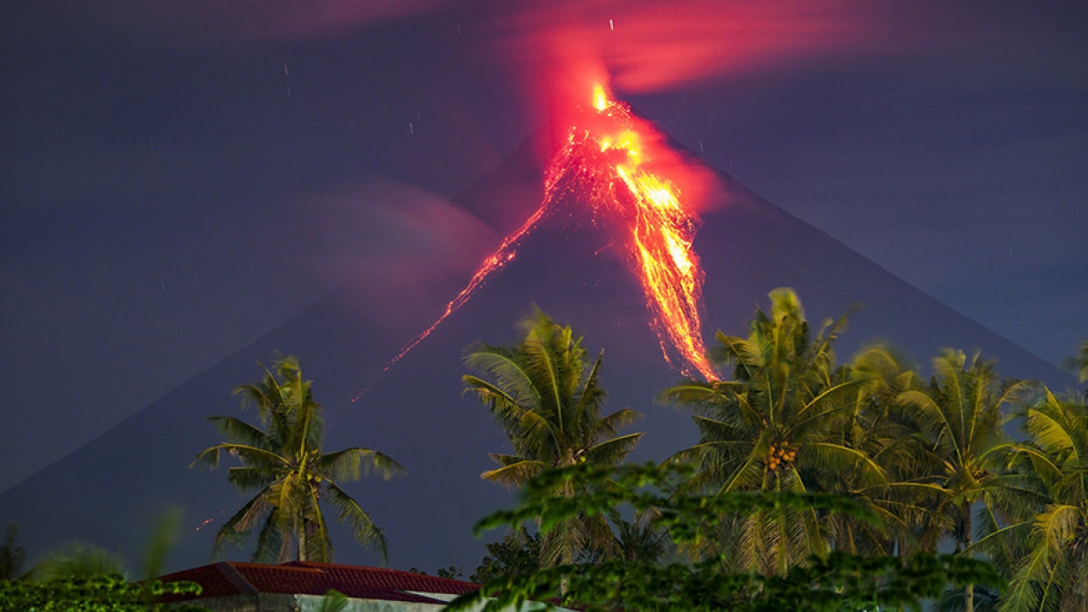 Tin thế giới - Philippines sơ tán người dân trước nguy cơ núi lửa Mayon phun trào