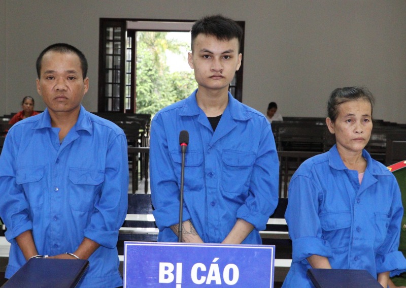 An ninh - Hình sự - Thanh niên giết người ở chân cầu Cần Thơ lãnh án 18 năm tù