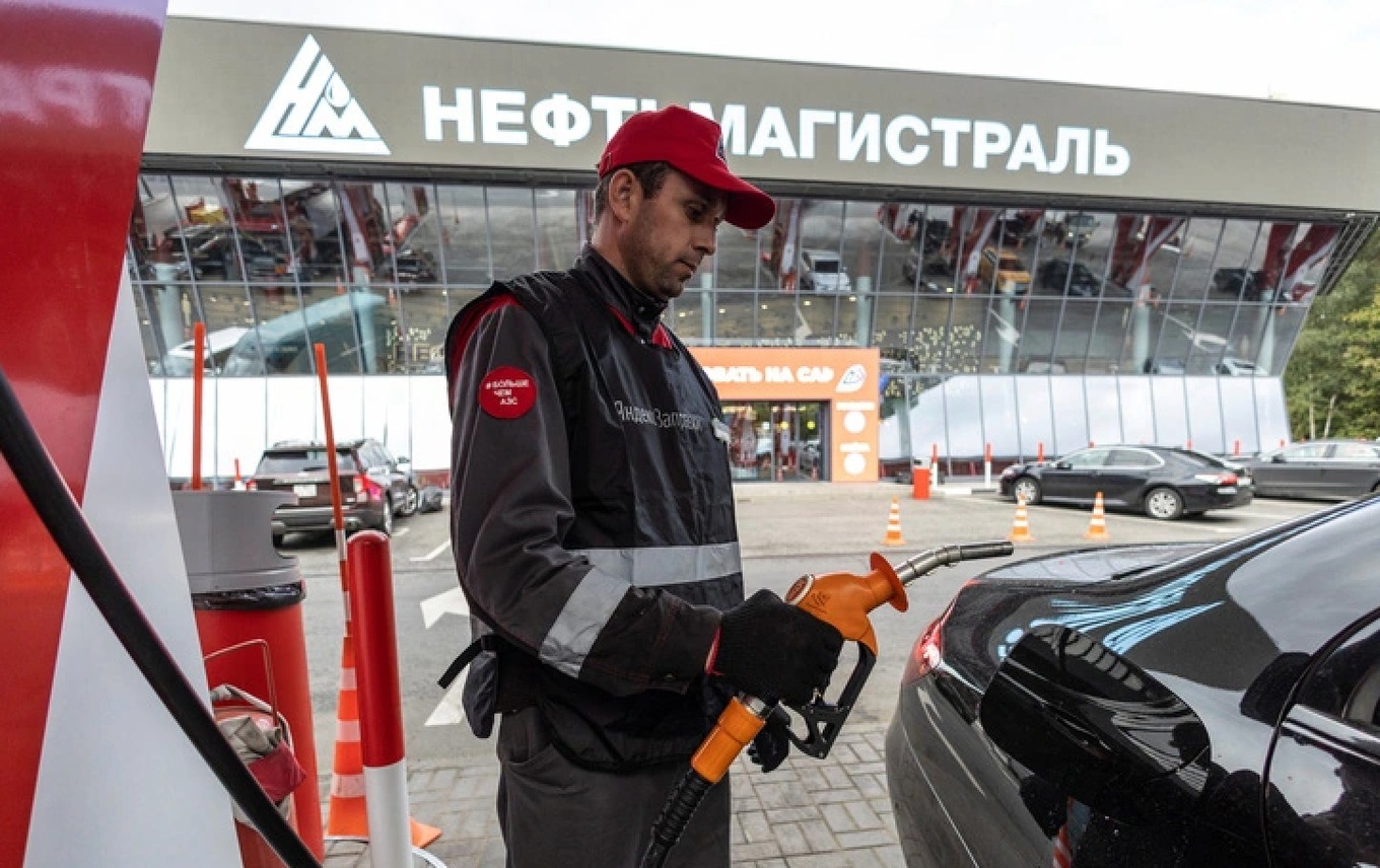 Tin thế giới - Thị trường thế giới chịu tác động ra sao khi Nga cấm xuất khẩu xăng và dầu diesel?