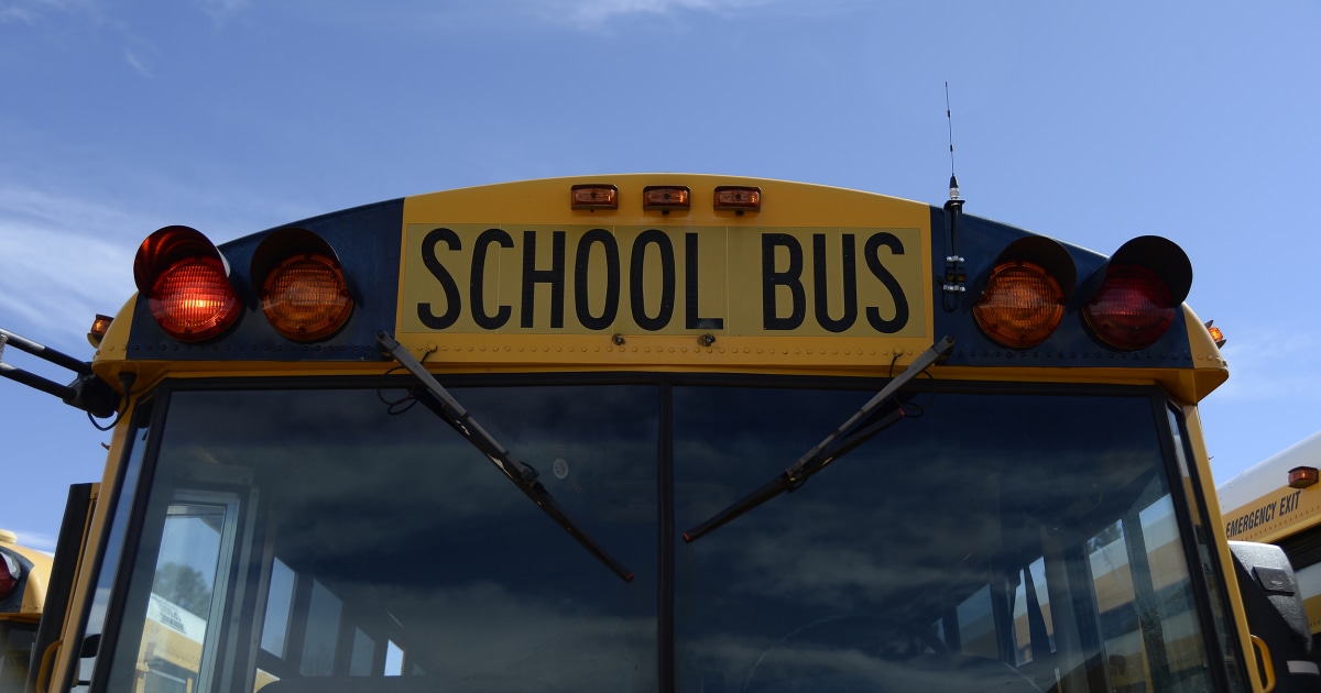 Đời sống - Bé gái 10 tuổi đeo khẩu trang sai cách, cách tài xế xe buýt hành xử gây phẫn nộ