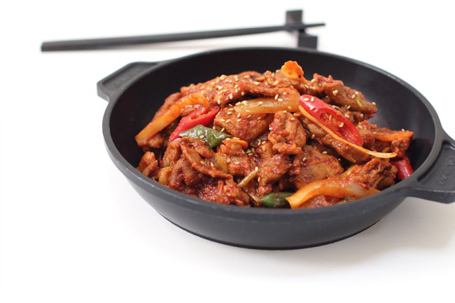 Ăn - Chơi - Cách làm thịt heo xào kiểu Hàn Quốc thơm ngon chuẩn vị (Hình 3).