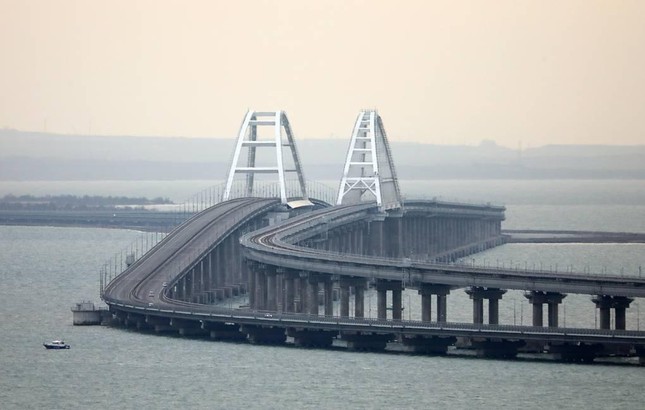 Tin thế giới - Ukraine dọa đánh sập đánh sập cây cầu chiến lược nối Nga - Crimea