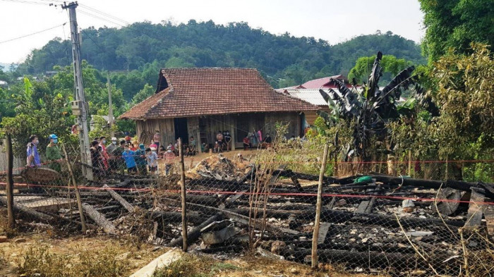 Giáo dục pháp luật - Điện Biên: Cháy nhà trong đêm, bé trai 7 tuổi tử vong thương tâm 