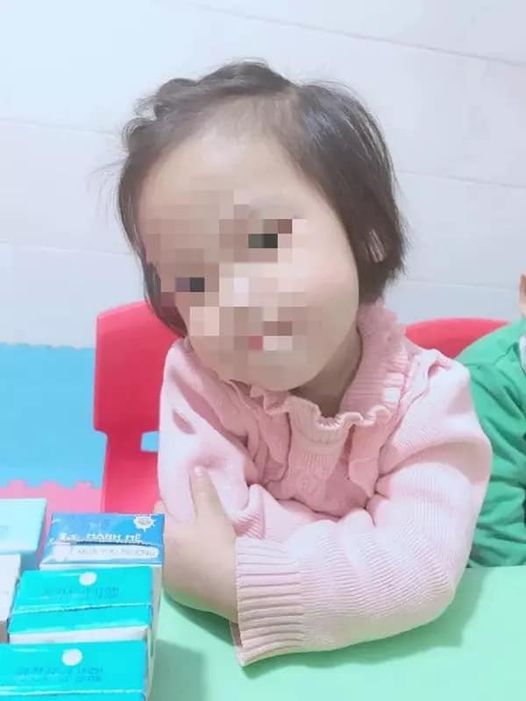 An ninh - Hình sự - Cháu bé 3 tuổi bị đóng đinh vào đầu đã tử vong