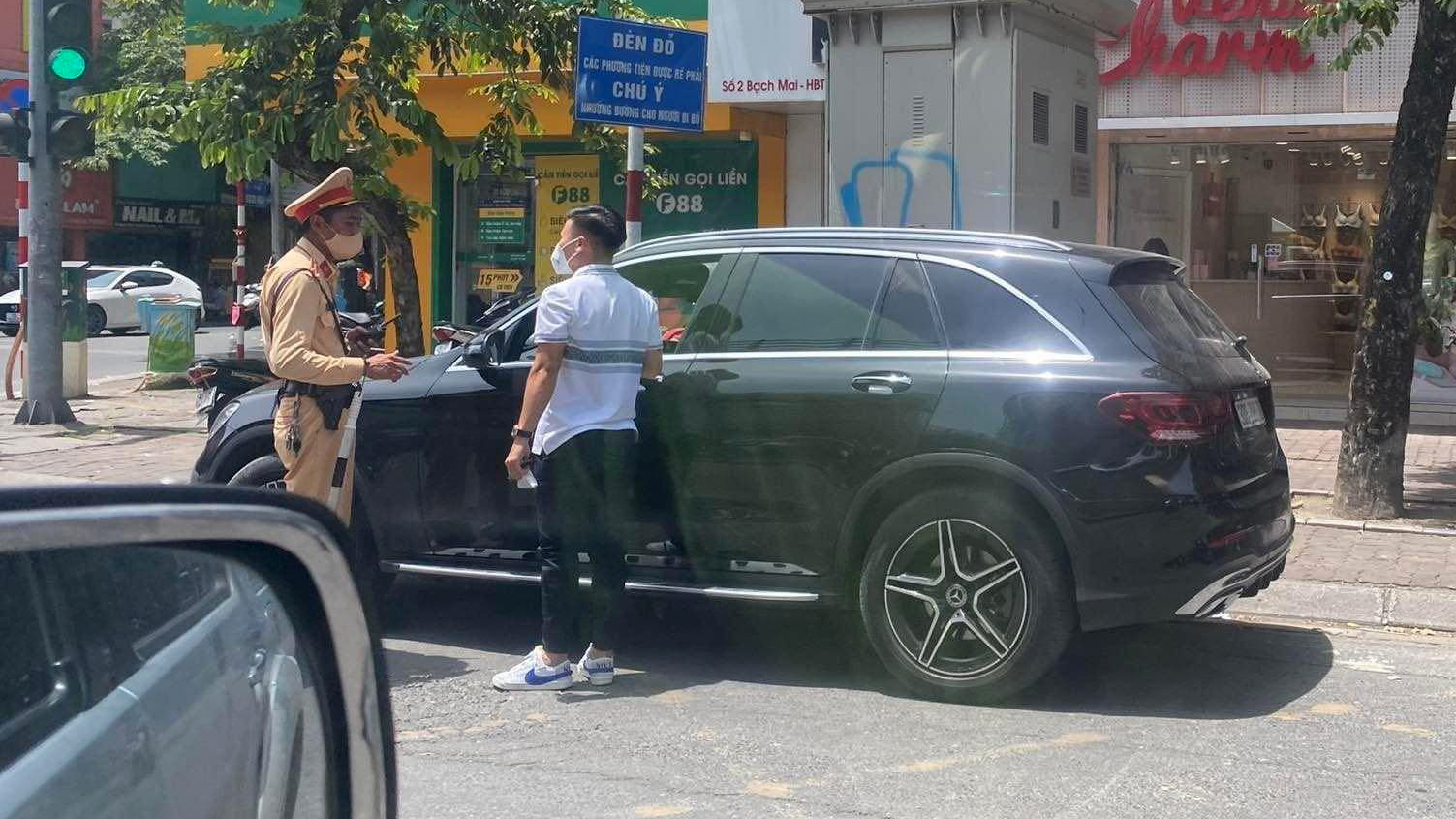 Tin trong nước - Thực hư thông tin cầu thủ Quang Hải bị CSGT dừng xe vì vượt đèn đỏ