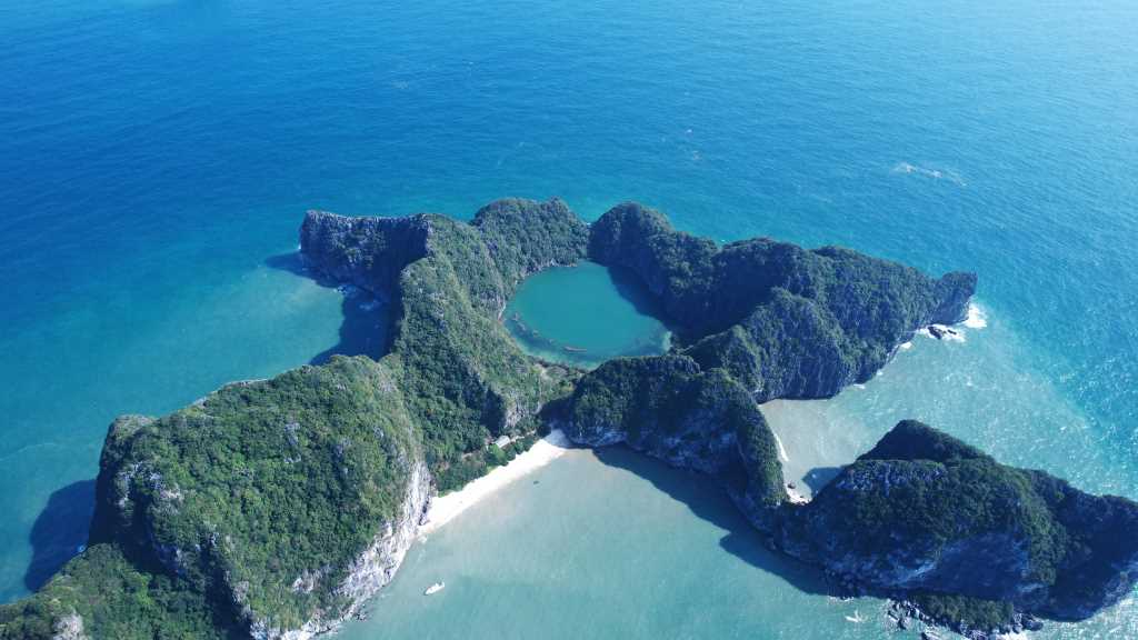 Tin trong nước - Kiên quyết xử lý công trình trái phép trên Đảo Mắt Rồng, vịnh Hạ Long