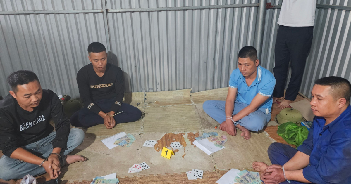 An ninh - Hình sự - Liên tiếp bắt giữ nhóm đối tượng cờ bạc dịp cuối năm ở Quảng Ninh