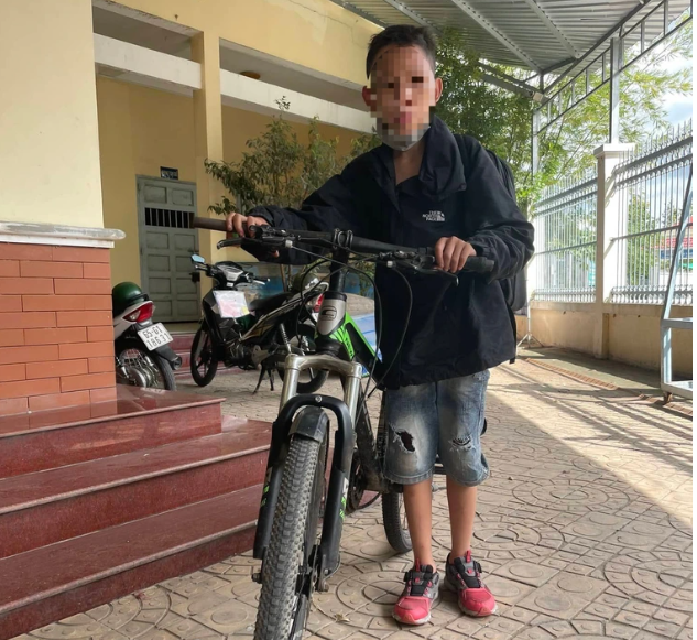 Tin trong nước - 'Phượt thủ' 13 tuổi trốn nhà, đạp xe gần 200km đi thăm bạn gái quen qua mạng và cái kết