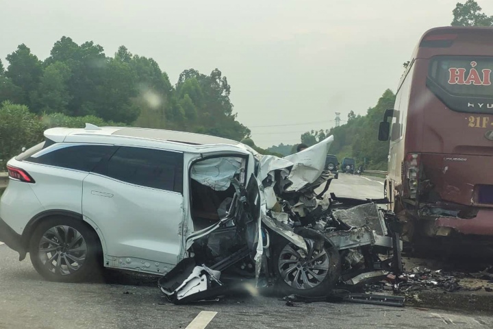 Tin trong nước - Tai nạn giao thông trên cao tốc Nội Bài- Lào Cai, 1 người chết