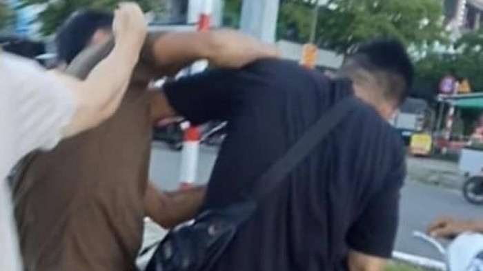 Cộng đồng mạng - Vụ clip thanh niên bị đánh túi bụi vì 'tông trúng chó thả rông': Trưởng công an phường nói gì?