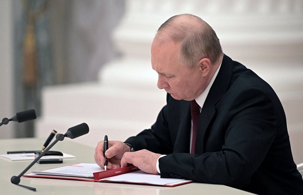 Tin thế giới - Ông Putin tuyên bố công nhận độc lập ở vùng ly khai Ukraine, phương Tây giận dữ