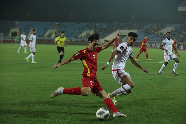 Bóng đá - Vòng loại World Cup 2022: Đội tuyển Việt Nam không đủ quân sang Nhật Bản