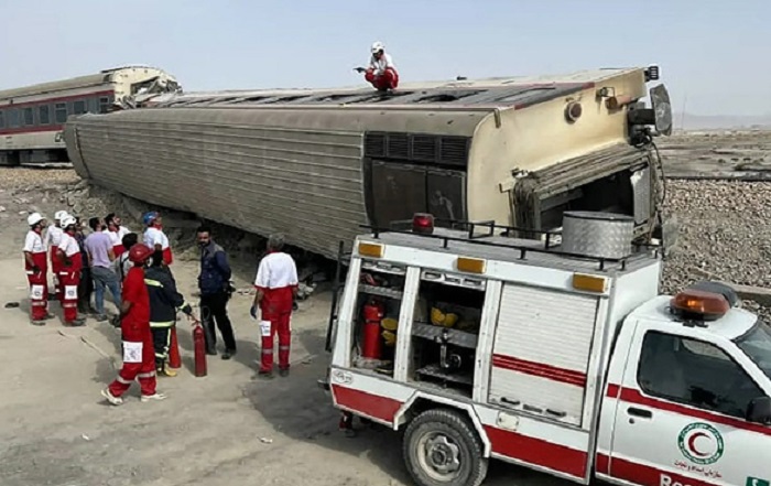 Tin thế giới - Tàu hỏa trật bánh ở Iran: Ít nhất 13 người chết, hàng chục người bị thương