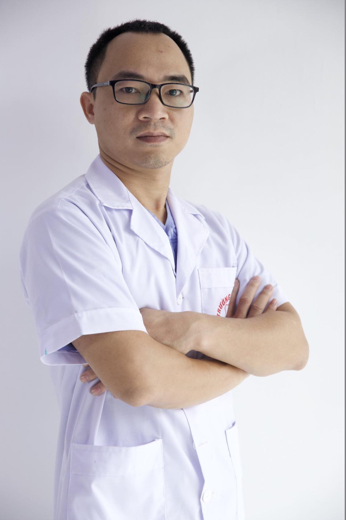 Xã hội - Bác sĩ Lê Việt Hưng: “Tận tâm với nghề, cố gắng học hỏi và nghiên cứu sâu hơn về lĩnh vực thẩm mỹ”