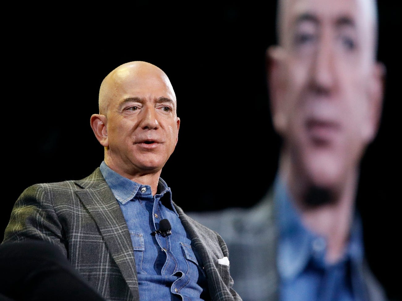 Tin thế giới - Tỷ phú Jeff Bezos chính thức nghỉ hưu với khối tài sản khủng