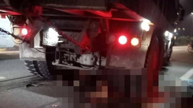 Tin trong nước - Tin tức tai nạn giao thông mới ngày 2/10: Xe máy va chạm với xe tải, 2 phụ nữ tử vong
