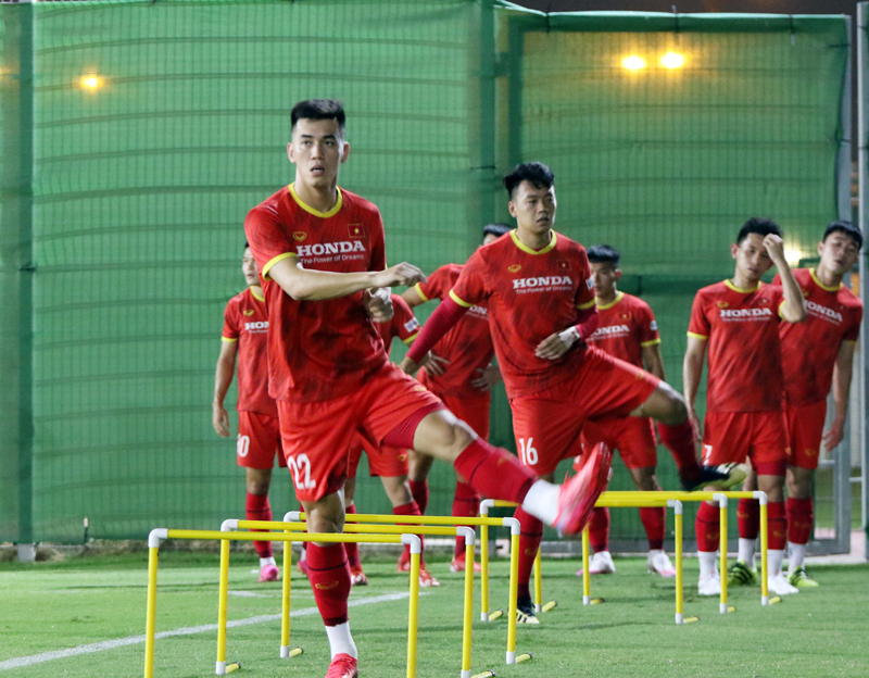 Thể thao - ĐT Việt Nam bước vào buổi tập thứ 2 tại UAE: Đẩy cao khối lượng vận động, Văn Thanh trở lại (Hình 6).