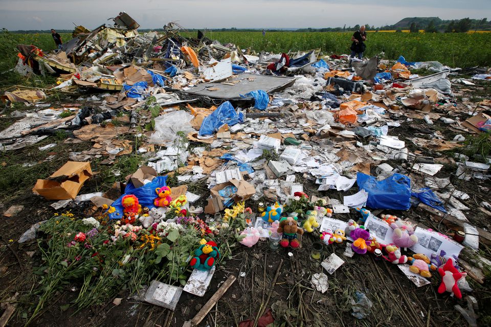 Tin thế giới - Vụ bắn hạ máy bay MH17: Tòa án Hà Lan kết án chung thân 3 nghi phạm