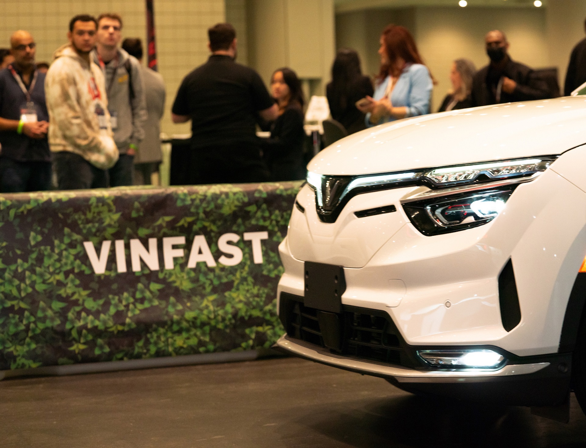 Kinh tế - Khách Mỹ nói về trải nghiệm “vượt mong đợi” với VinFast VF 8