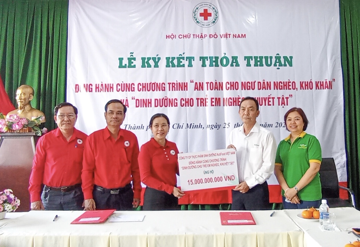 Cần biết - NutiFood đồng hành cùng Hội Chữ Thập Đỏ Việt Nam hỗ trợ trẻ em và ngư dân nghèo