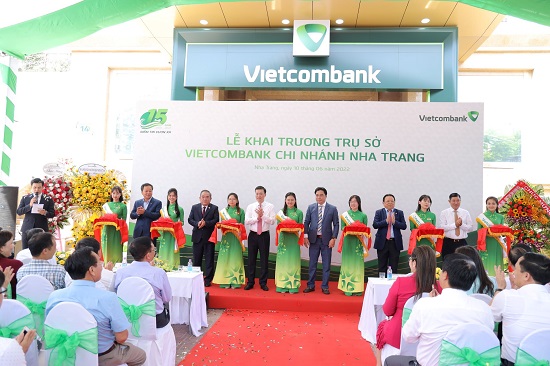 Kinh tế - Vietcombank Nha Trang khánh thành trụ sở hoạt động mới