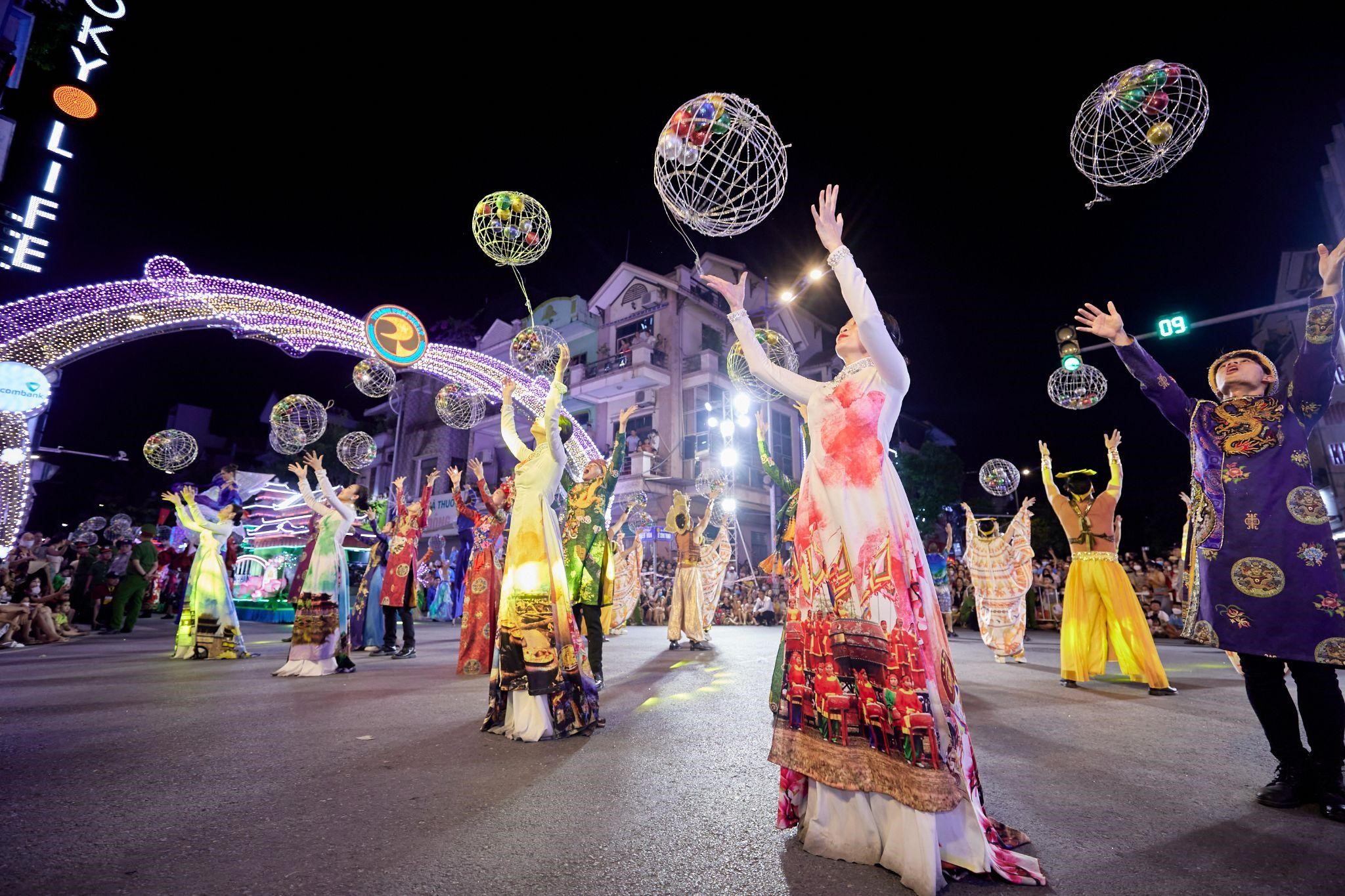 Kinh tế - Những sắc màu mê hoặc tại Lễ hội đường phố Carnival Hà Nam (Hình 9).