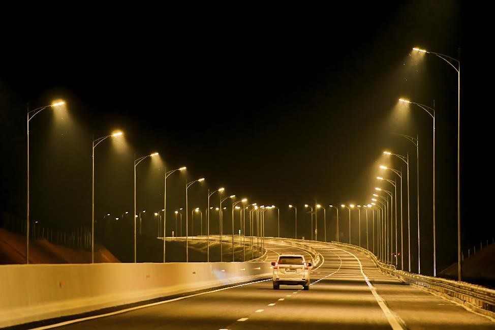 Kinh tế - Khám phá tuyến cao tốc Vân Đồn - Móng Cái có hệ thống chiếu sáng hiện đại nhất Việt Nam (Hình 2).