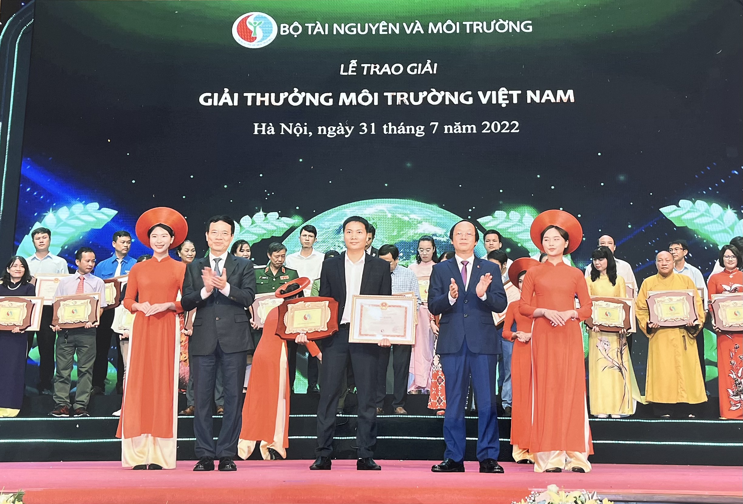 Kinh doanh - Cụm trang trại bò sữa Vinamilk Đà Lạt được vinh danh tại giải thưởng môi trường Việt Nam