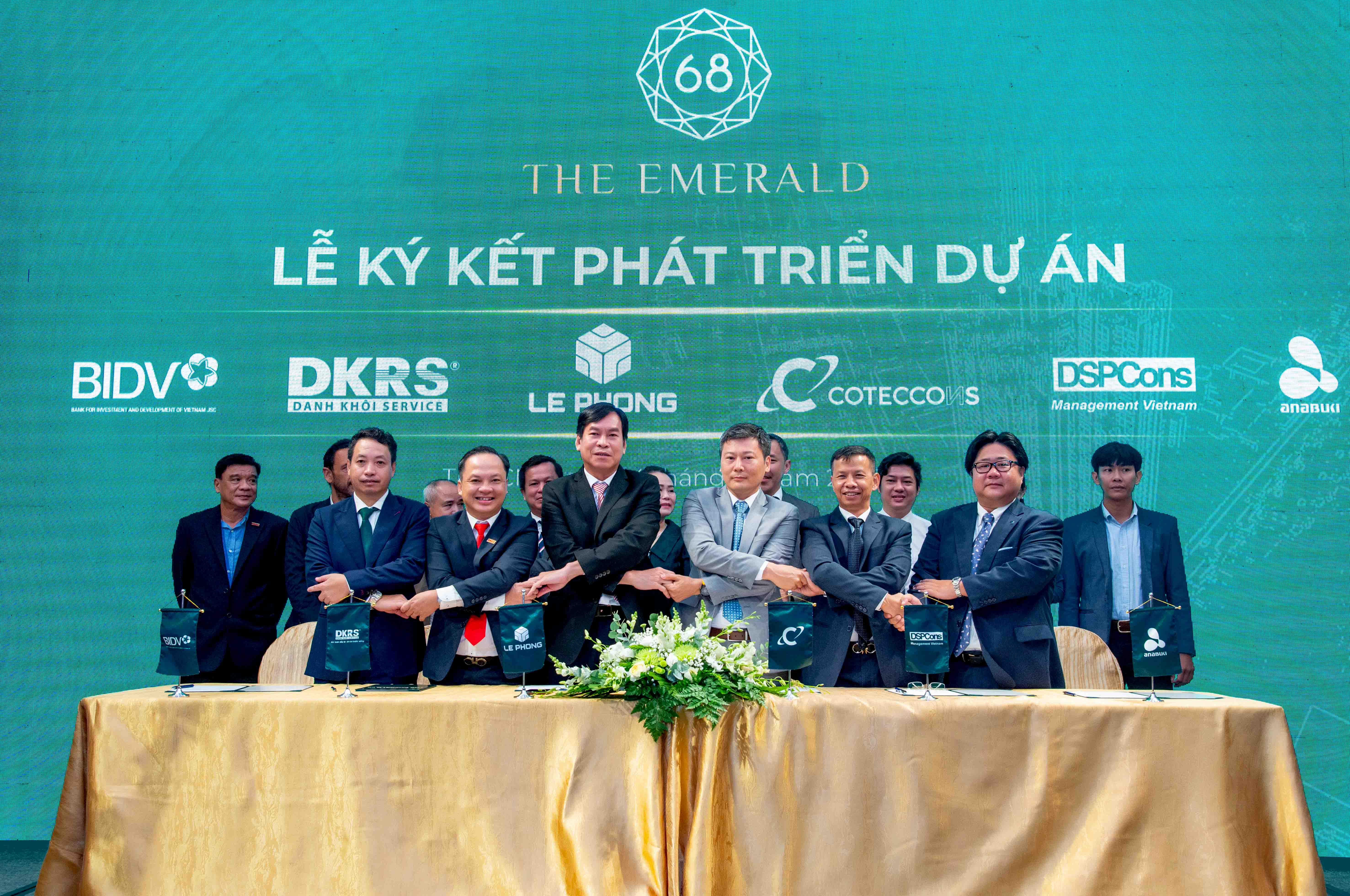 Kinh tế - Lễ ký kết phát triển dự án căn hộ cao cấp The Emerald 68