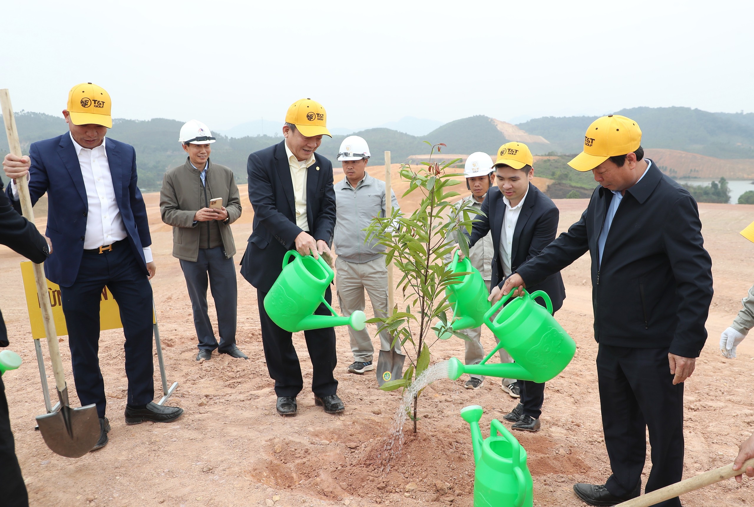 Kinh tế - Phát động trồng cây phủ xanh 16 ha dự án sân golf tại tỉnh Phú Thọ (Hình 5).