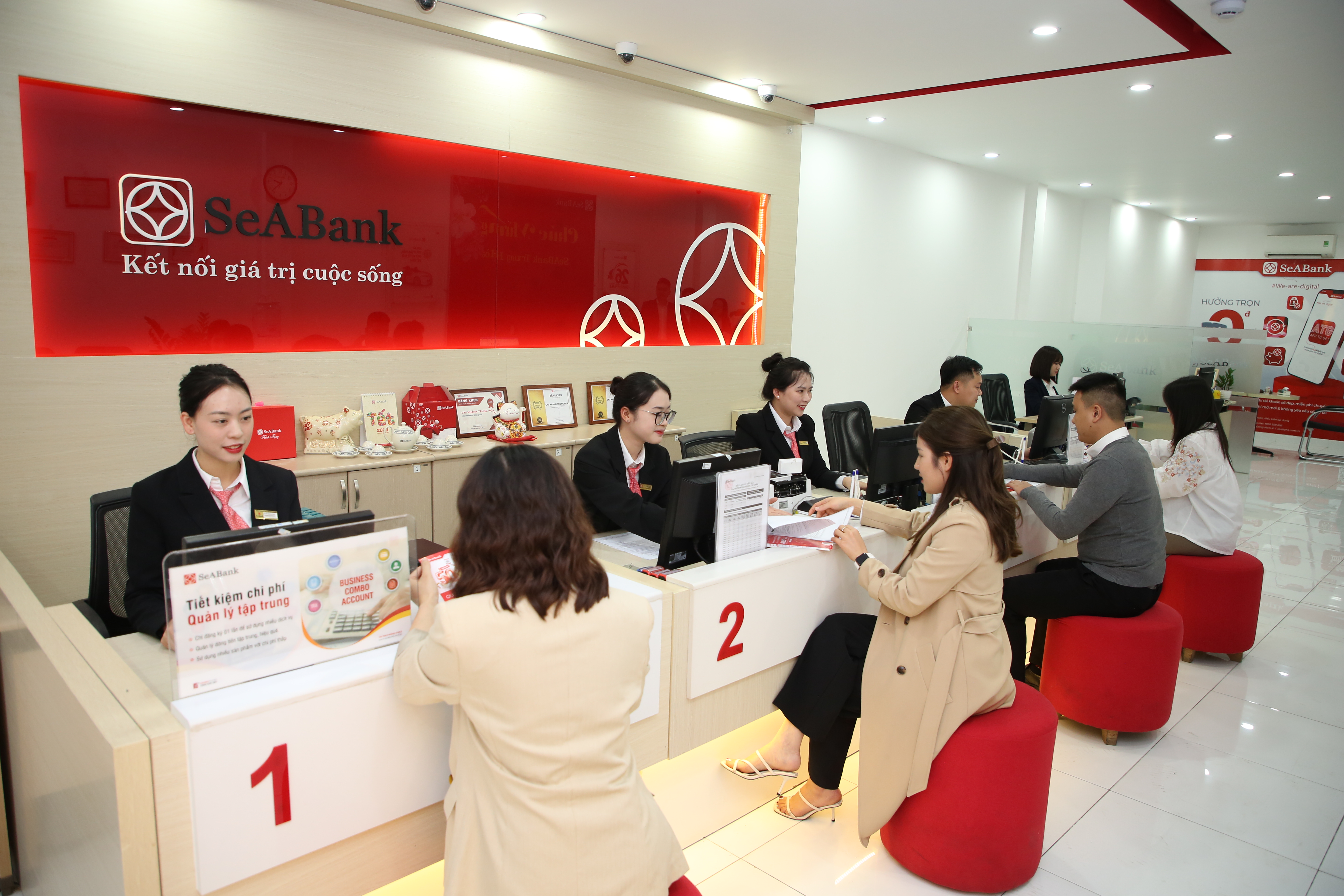 Kinh tế - SeABank giảm lãi suất tối đa 1%/năm, hỗ trợ khách hàng cá nhân tiếp cận vốn vay ưu đãi 
