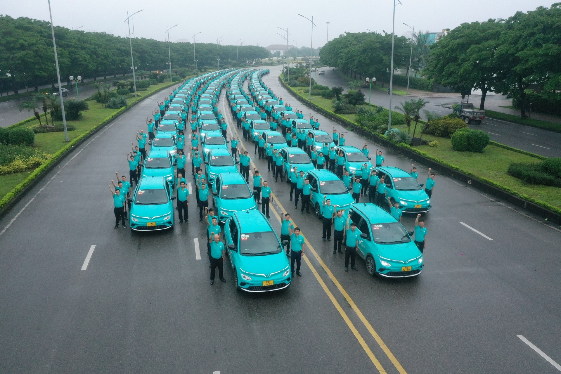 Kinh tế - Khai trương hãng taxi thuần điện đầu tiên tại Việt Nam (Hình 7).