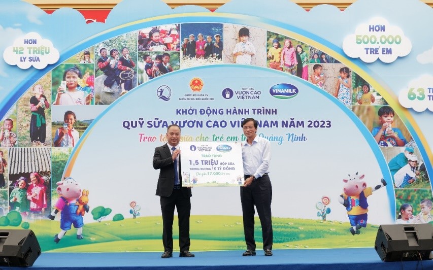 Kinh tế - Vinamilk & Quỹ sữa Vươn cao Việt Nam khởi động hành trình năm thứ 16 tại Quảng Ninh