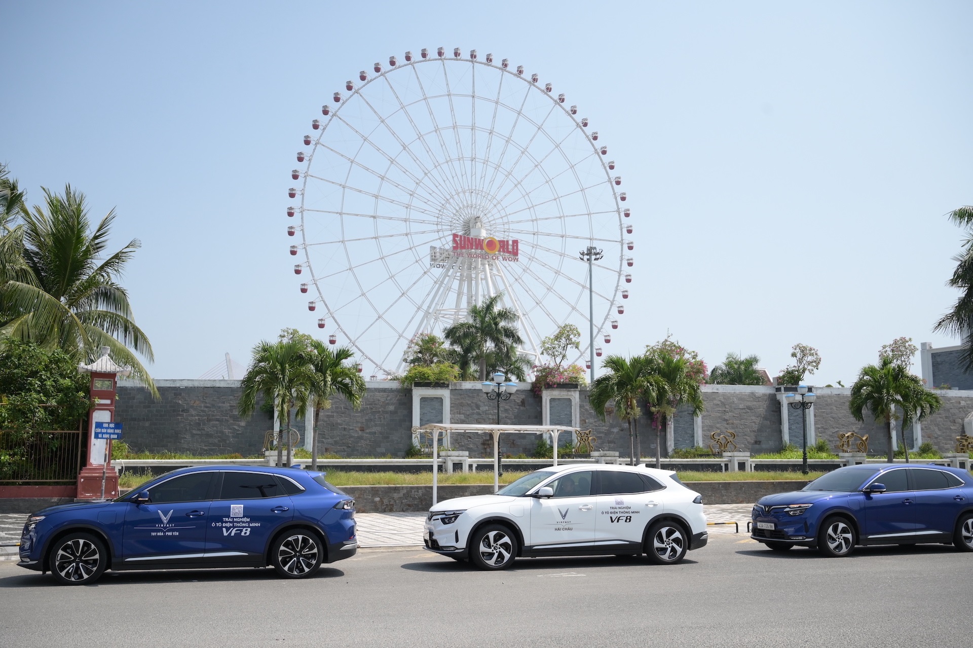 Kinh tế - Dàn xe điện VinFast rực rỡ sắc màu khuấy đảo đường phố Đà Nẵng (Hình 6).