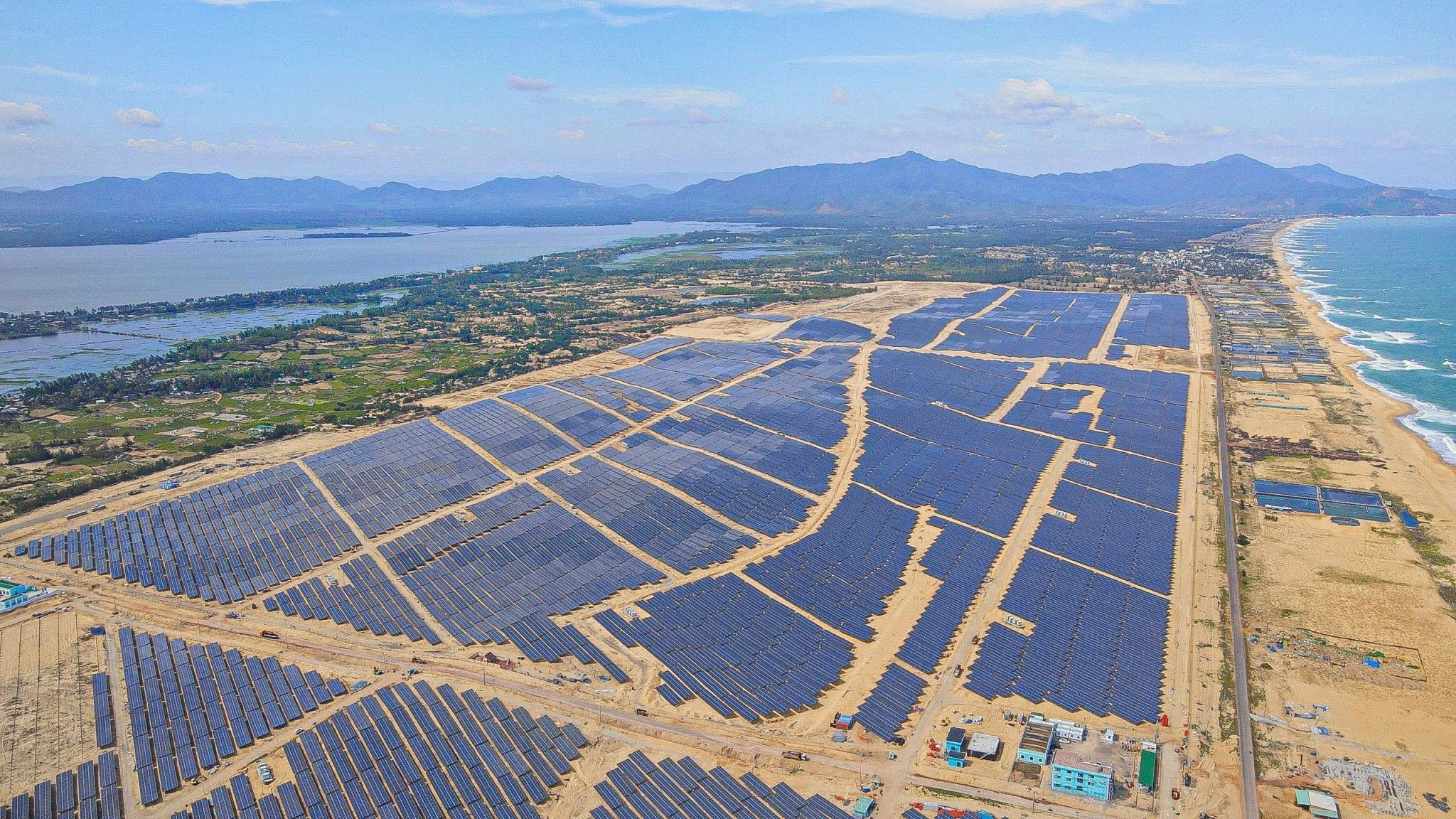 Kinh tế - Bamboo Capital có dự án điện mặt trời được công nhận vận hành thương mại sớm nhất trong các dự án năng lượng tái tạo chuyển tiếp
