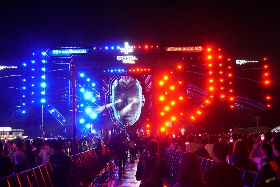 Cần biết - Hàng chục ngàn bạn trẻ “cháy” hết mình trong đêm Tiger Crystal Rave 2.0 - Water EDM Festival tại Tp.HCM