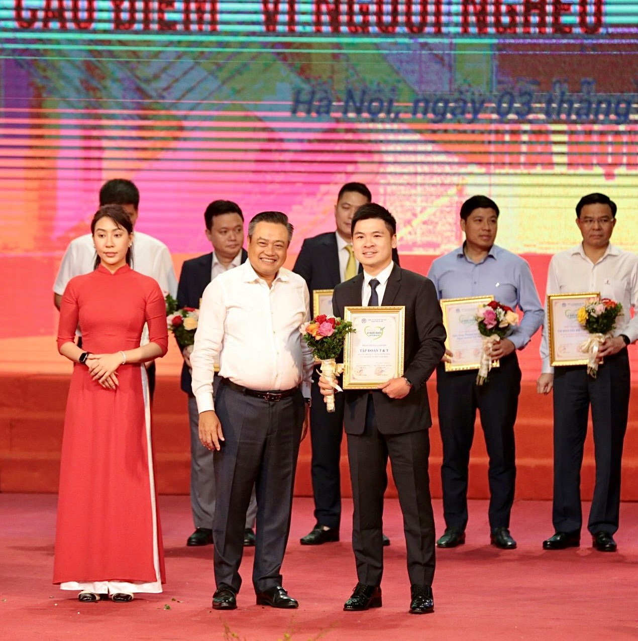 Kinh tế - T&T Group ủng hộ 1 tỷ đồng cho Quỹ “Vì người nghèo” thành phố Hà Nội