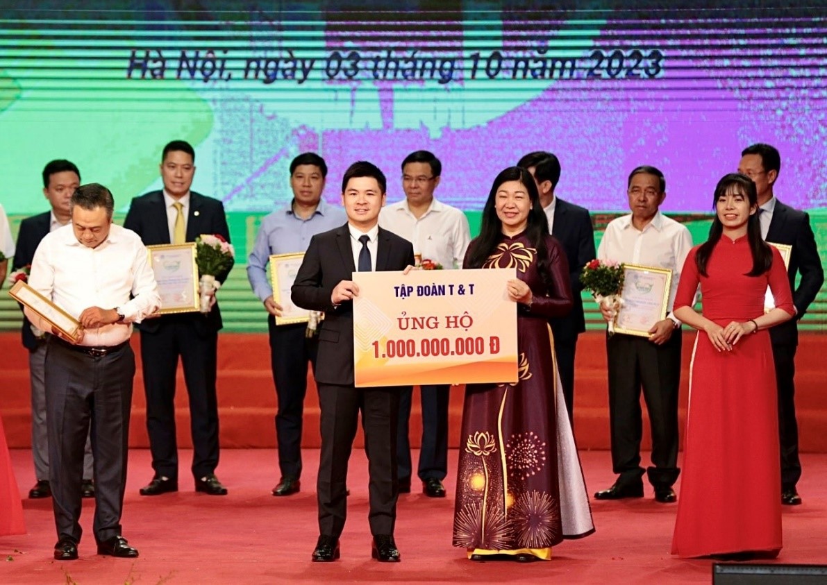 Kinh tế - T&T Group ủng hộ 1 tỷ đồng cho Quỹ “Vì người nghèo” thành phố Hà Nội (Hình 2).