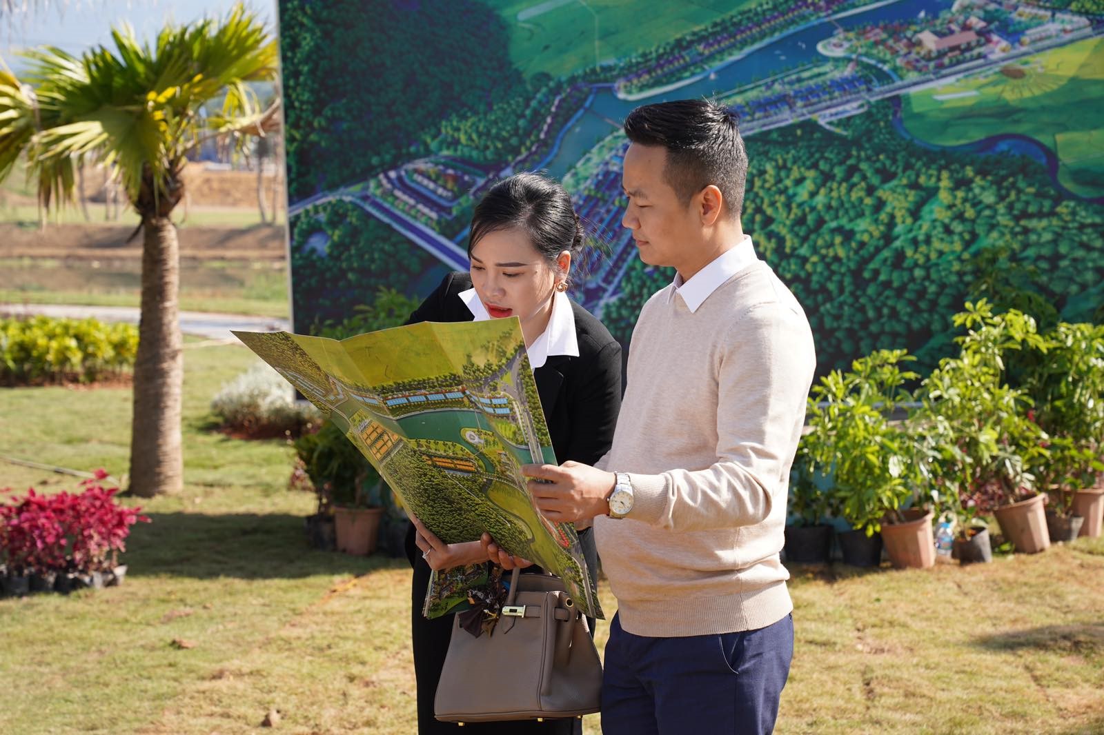 Kinh doanh - Đoàn đại biểu tỉnh Tuyên Quang, tỉnh Vĩnh Phúc tham quan dự án Flamingo Heritage Tân Trào City (Hình 3).