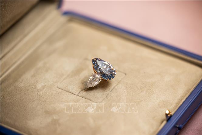 Viên kim cương xanh quý hiếm nhất nhì thế giới với giá hơn 1.000 tỷ đồng có gì?