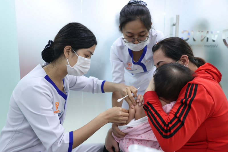 Sức khoẻ - Làm đẹp - Xuất hiện ca ho gà đầu tiên ở Hà Nội là bé gái 6 tuần tuổi