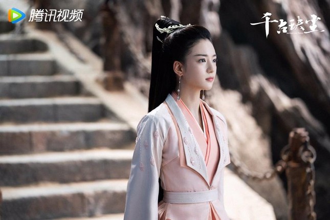 Tin tức giải trí - Châu Đông Vũ 'hứng gạch đá' vì diễn xuất kém, bị nữ phụ 'đè bẹp' trong phim mới (Hình 4).
