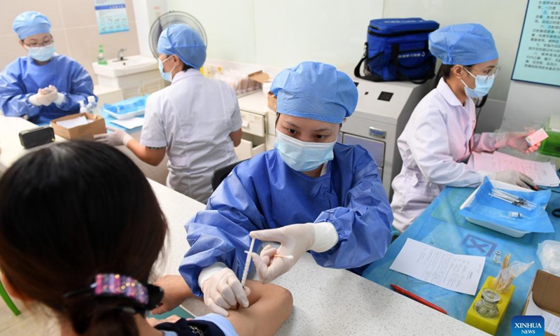 Tin trong nước - Bộ Y tế cho phép tiêm trộn vaccine Moderna và Pfizer