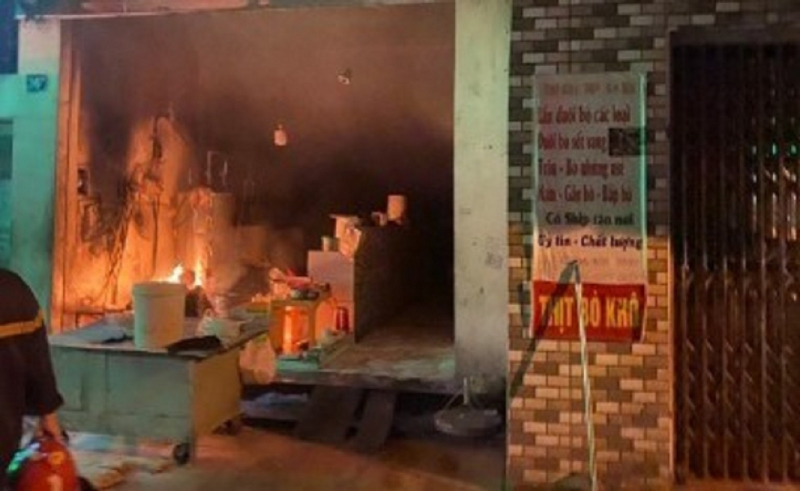 Tin trong nước - Kịp thời giải cứu 4 nạn nhân mắc kẹt trong đám cháy ở Hải Phòng